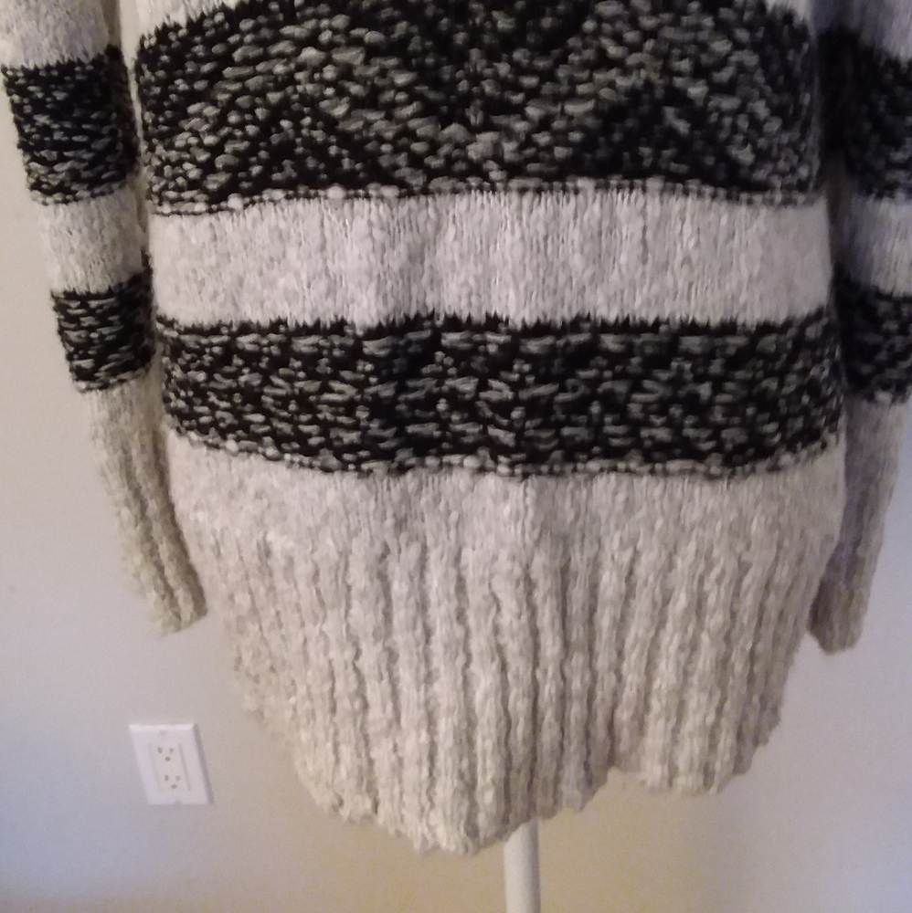 Universal Threads Grey Bulkie Turtleneck Sweater with Black Stripes - Picture 5 of 12